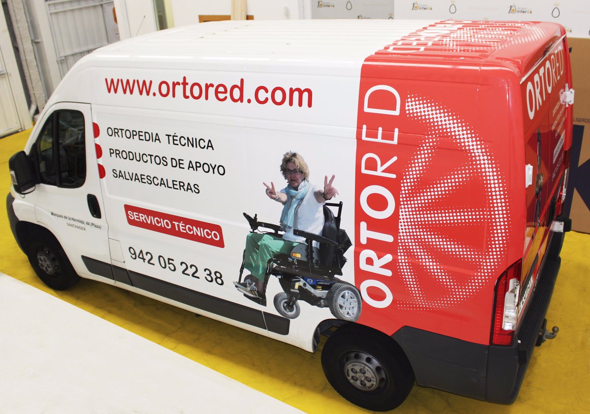 ContainerVisual's tweet image. Acabamos de entregar a Tino de @ortored su furgoneta recién rotulada. Gracias por contar con nosotros, ha sido un placer #rotulación #vinilo