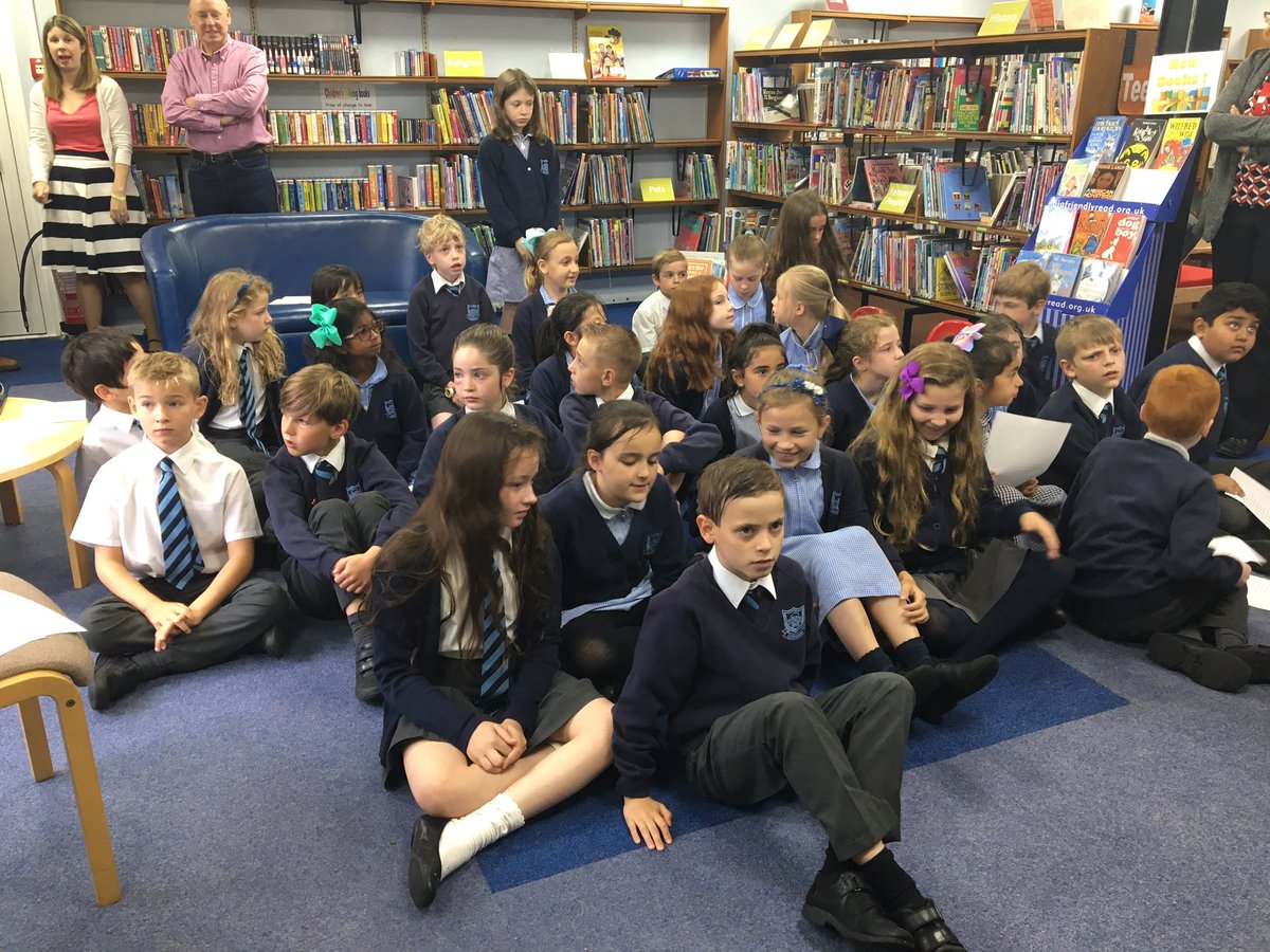 StaffsLibraries's tweet photo. Had a great time with #Oakridgeprimary and @bertpoet to celebrate our poetry winner!@EnjoyStaffs #baswichlibrary https://t.co/xgiGvNj56s