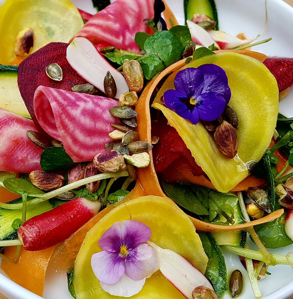 StephenStKit's tweet image. Get out of the rain! Come join us for #lunch @StephenStKit come check out our tasty new food menu @BFI @BrandOpus @talkpr @zenith