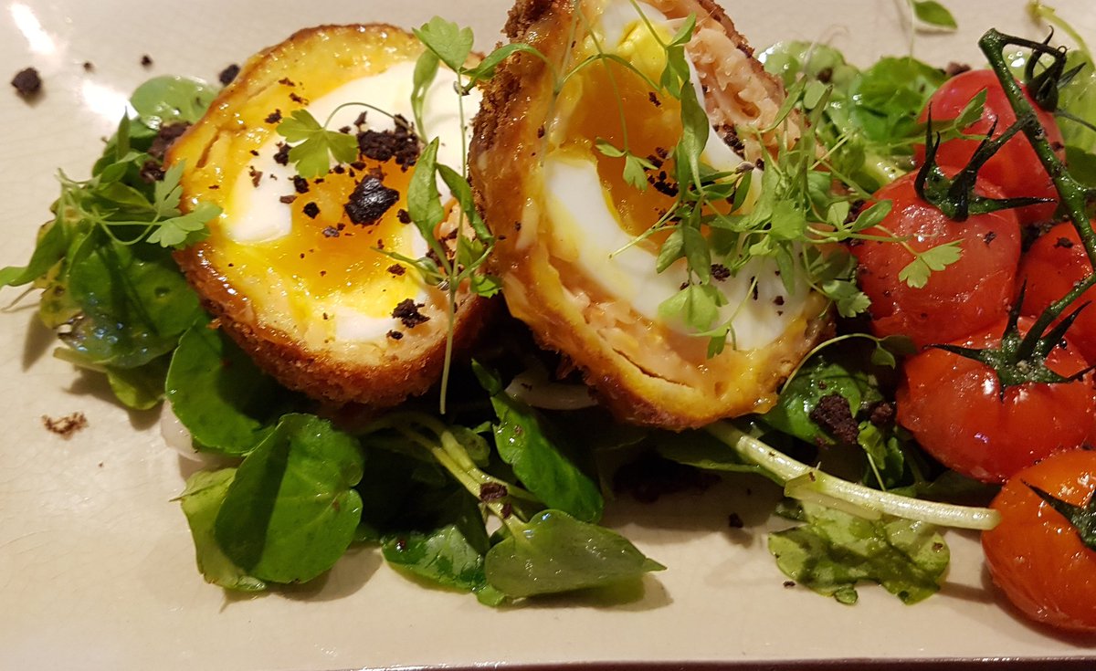 StephenStKit's tweet image. Get out of the rain! Come join us for #lunch @StephenStKit come check out our tasty new food menu @BFI @BrandOpus @talkpr @zenith