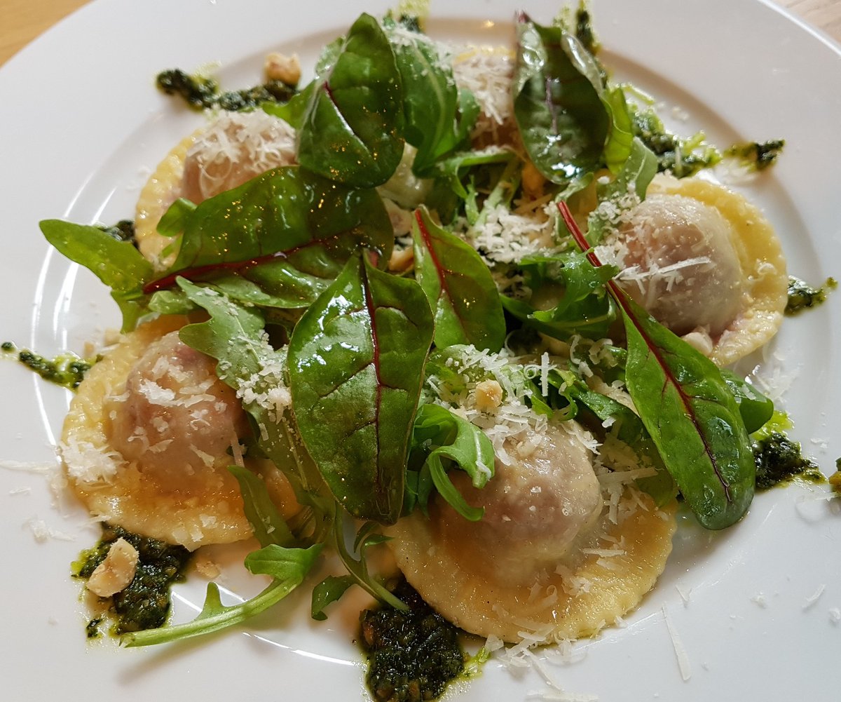 StephenStKit's tweet image. Get out of the rain! Come join us for #lunch @StephenStKit come check out our tasty new food menu @BFI @BrandOpus @talkpr @zenith