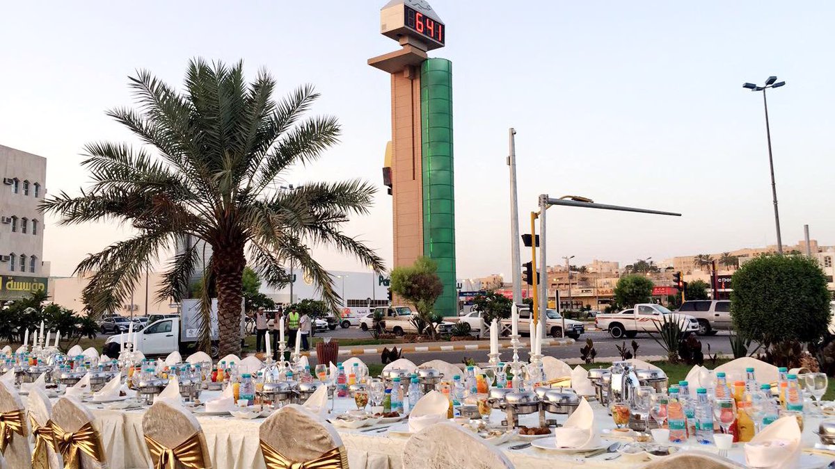 graphis0's tweet image. من تجهيزنا سفرة افطار على شرف سعادة محافظ #عنيزة الرئيس الفخري لفريق #عضيد التطوعي في #اليوم_الذهبي_للتطوع بمشاركة أبنائنا الأيتام #جرافس