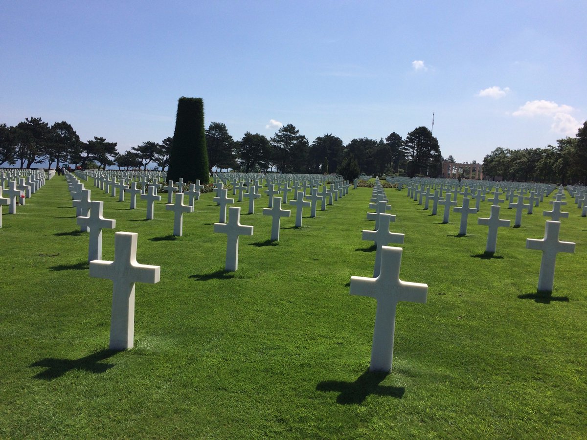 ISBNewsTeam's tweet photo. Grade 8 students in #Normandy, having fun and learning about the men who risked their lives for our future! #Mslearns #Dday #WeWillRemember https://t.co/a3K3nK1Onj