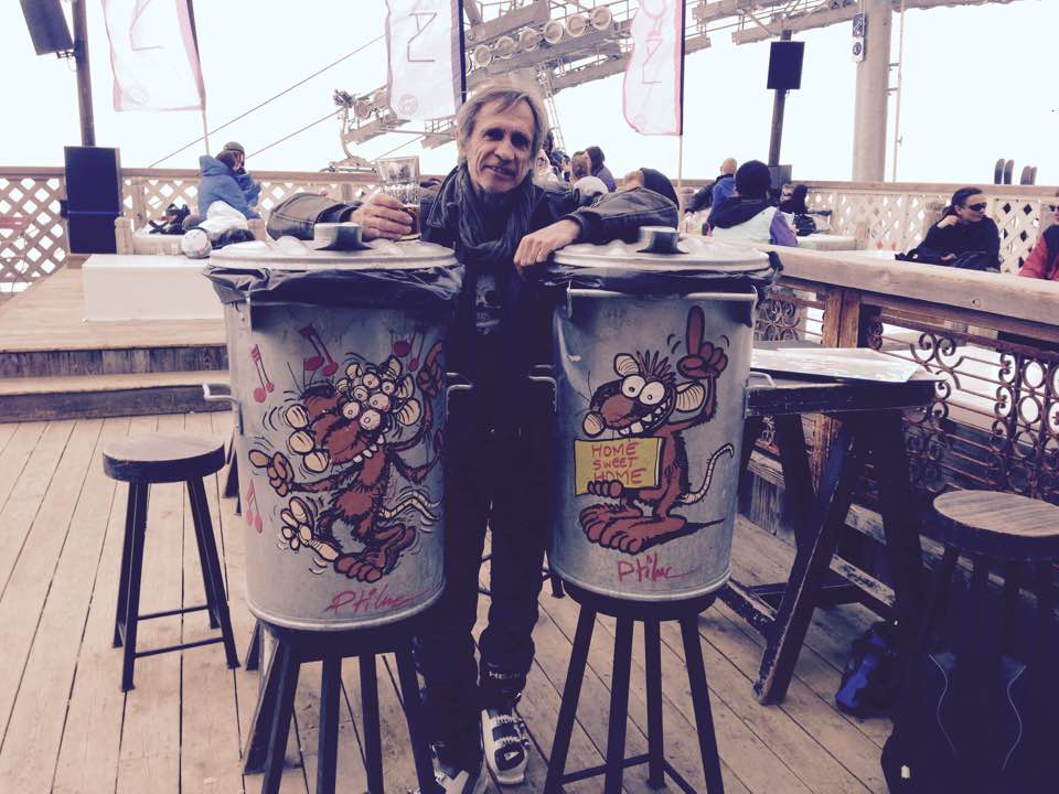 GEDEATHYBELLS's tweet photo. vidéo : Ptiluc à propos de son parrainage du What the Fest ?!! à Vendargues https://t.co/7pS5oCIBZo #nawakulture #bandedessinee #BD #ptiluc https://t.co/QCZweyFlvj