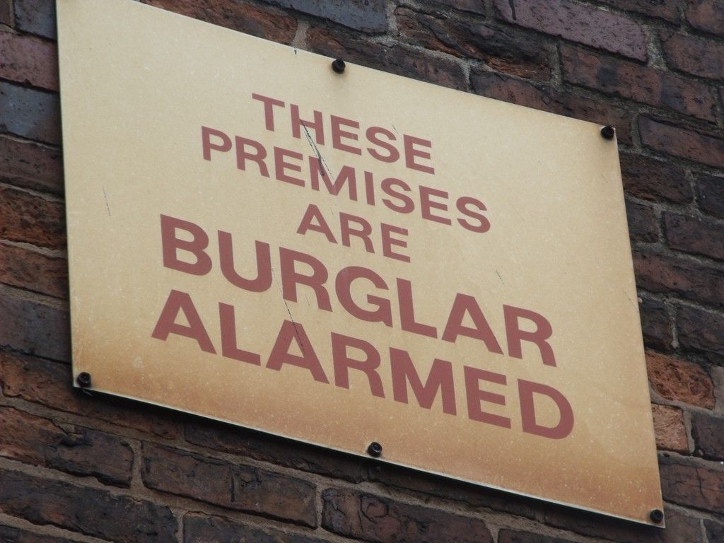 propertydetect's tweet photo. Is your #home as secure as it could be? #Security systems are a huge deterrent for burglars:

https://t.co/RXIm44R9av #Insights https://t.co/8pybYJ3Yyj