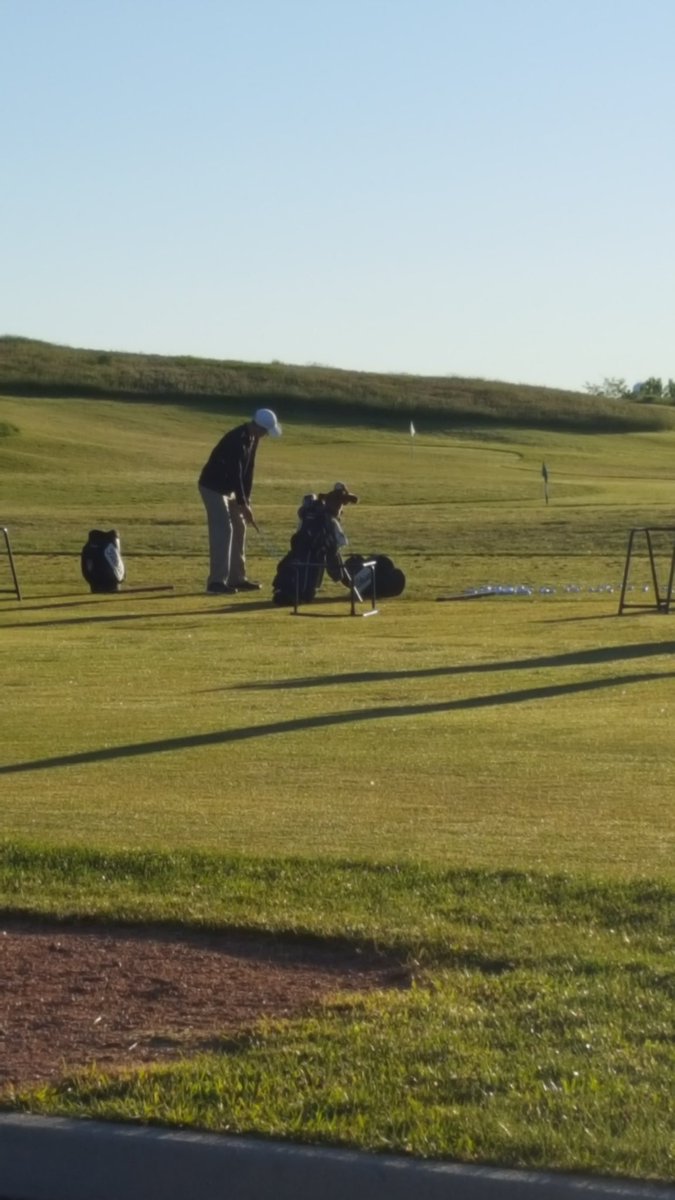 ChiltonGolf's tweet photo. Early morning start. Alex tees off at 7.18 this morning. #CHSgolf #1shot@atime # golow https://t.co/3X3NcVr9mo