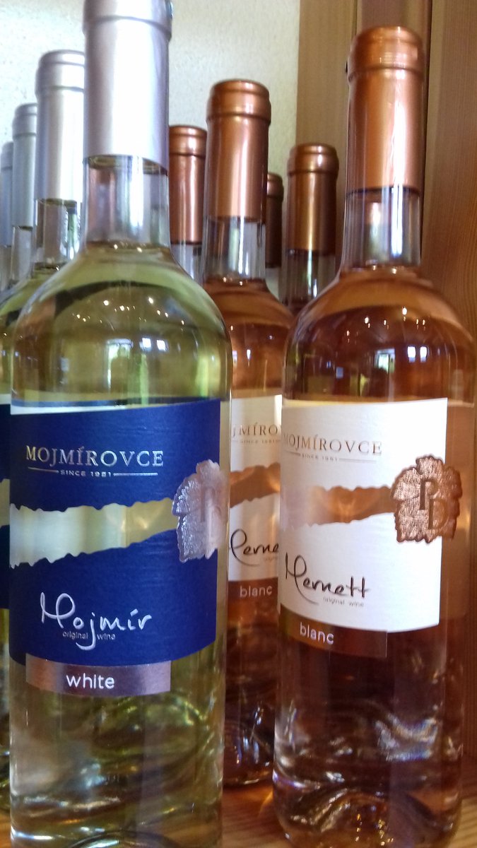 pdmojmirovce's tweet photo. Kolekcia vín #originalwine #MojmírWhite #Mernett #wineofslovakia #vino #winelovers #rosewine #Sauvignon  #Pinot #Merlot #Cabernet https://t.co/wsMlIm4LNH