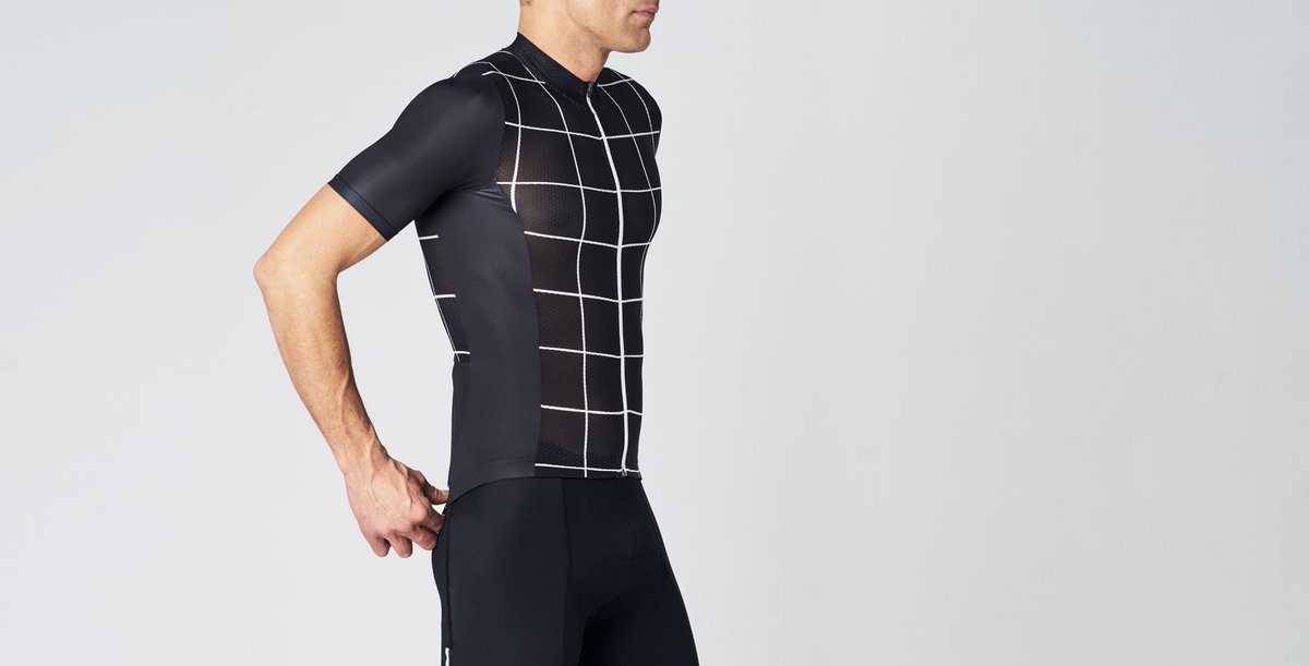 CycledCC's tweet photo. Affordable, lightweight and on the money, from @LaPassionecc https://t.co/Pdg3BP5iSH #Cycling https://t.co/dvHuGy3T2E