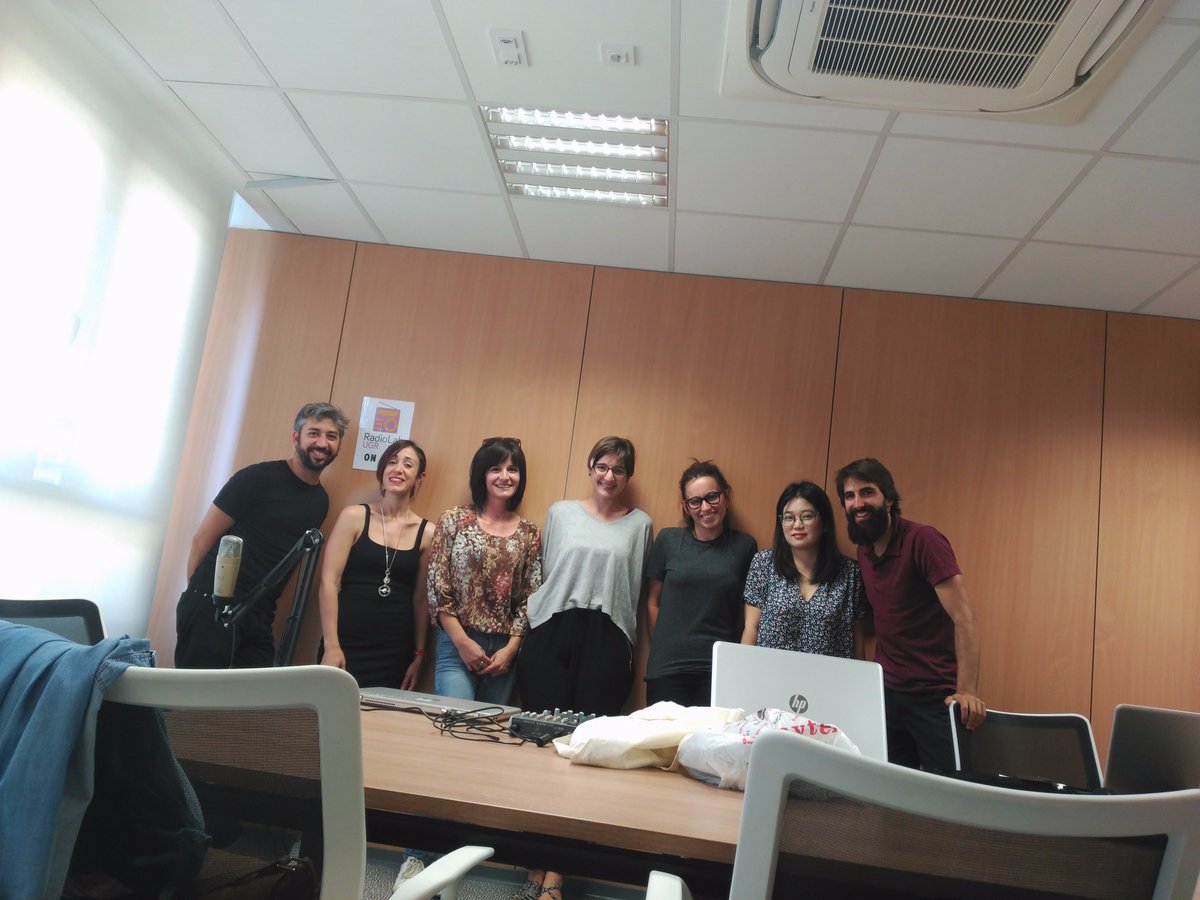 UGRemprendedora's tweet photo. En #IdeayEmprende @bean_ambition ha sido entrevistada por @CristinaBaaang y @beurruti 😀Podéis escucharlo aquí🎙👂👉https://t.co/4hB6B6mRCi https://t.co/Y6hFnoQYWy