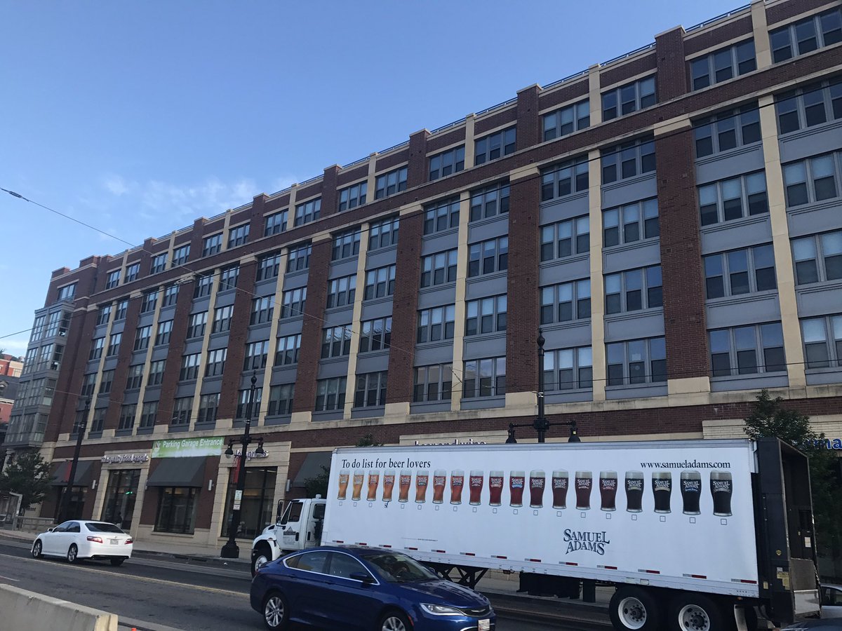 JGlattAWI's tweet photo. Project from 2012, still looks great. #hstdc @Kawneer @ClarkRealty https://t.co/nhzNvfXDWV