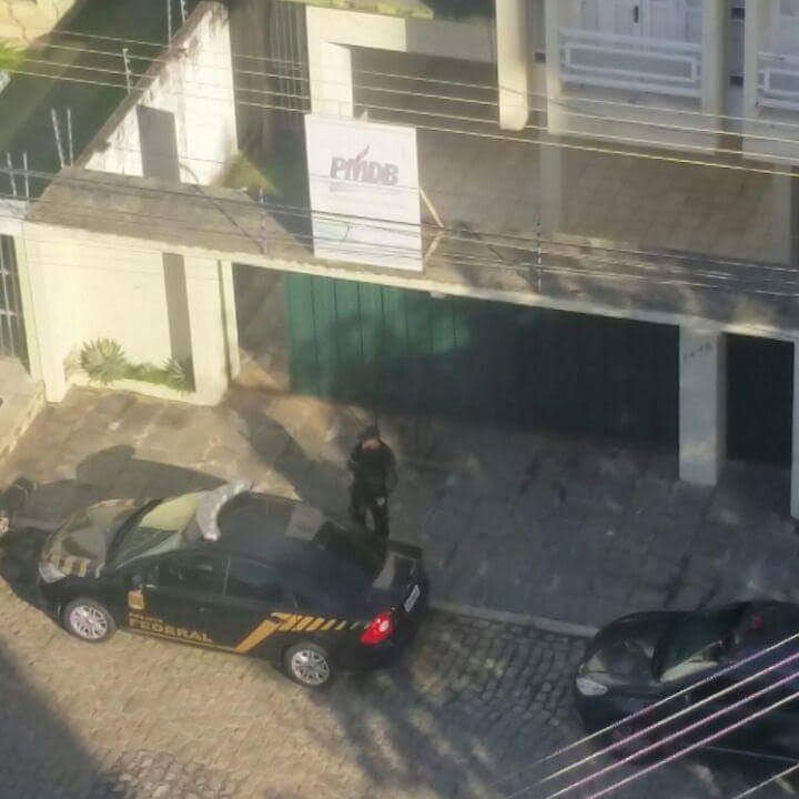 TVMetropolitano's tweet photo. #EmNatal: SEDE DO PMDB TAMBÉM FOI ALVO DE BUSCA E APREENSÃO. VEJA FOTO https://t.co/8PRKtoulOH