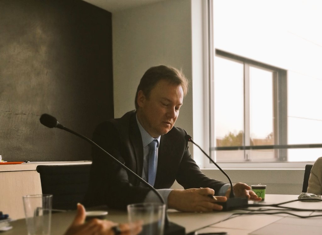 "Pour moi, le #management se définit en 4 lettres : DATE ➡️Délégation, Accountability, Trust, Empowerment" Frédéric Thoral #CaféComex #RH