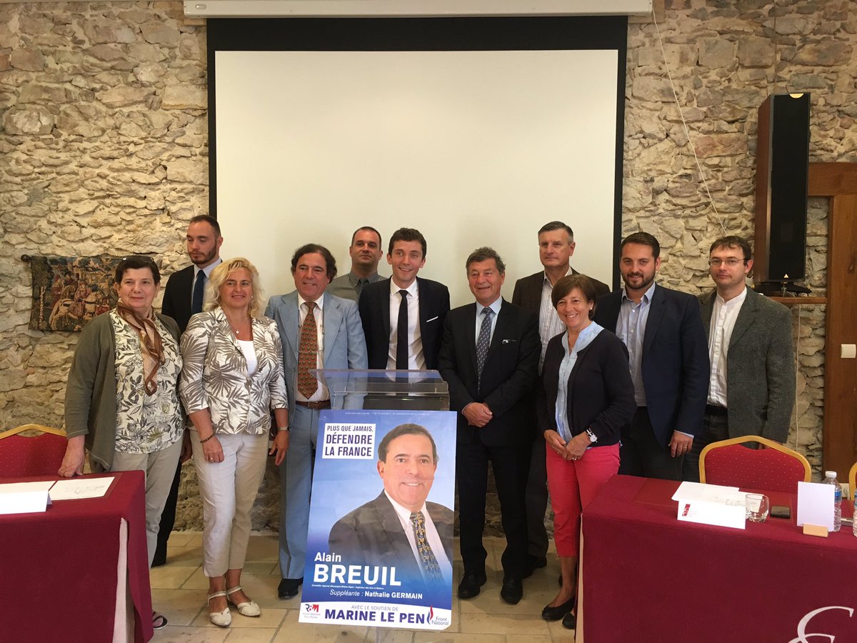 BrunoDesies's tweet photo. Aux côtés des candidats de l'#Isère pour la conférence de presse de @AlainBreuilFN en présence de @jsanchez_fn ! #Législatives2017 https://t.co/i3kVEiGXKe