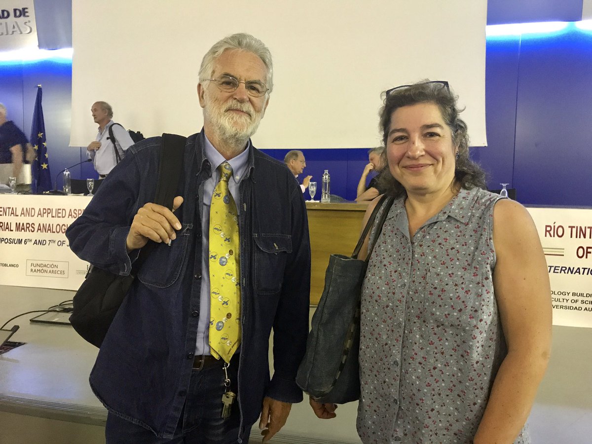 brionesci's tweet photo. El padre de la investigación sobre #RíoTinto, Ricardo Amils, junto con la 1a científica que estudió su biodiversidad, Anabel López-Archilla. https://t.co/OQOoM9yBmU