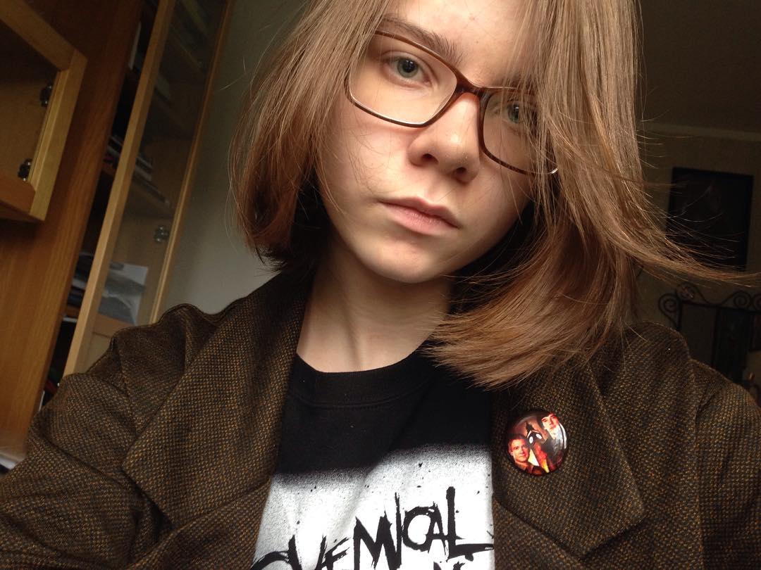 vlyashetsky's tweet image. your bob cut is more beautiful than my favorite views over the rooftops #girlsundcarre #mobilephotography #girls