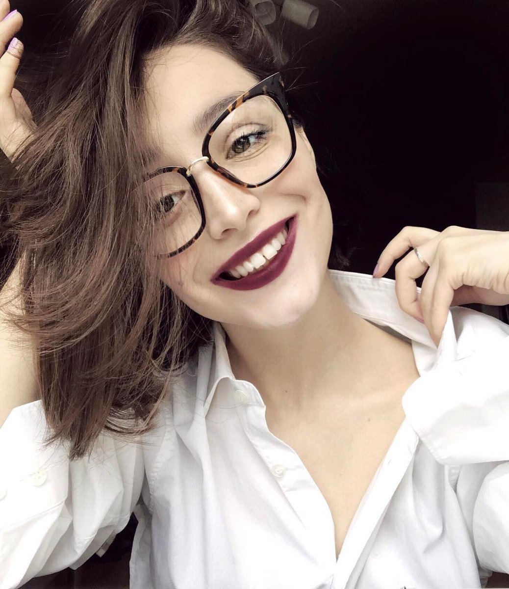 vlyashetsky's tweet image. your bob cut is more beautiful than my favorite views over the rooftops #girlsundcarre #mobilephotography #girls