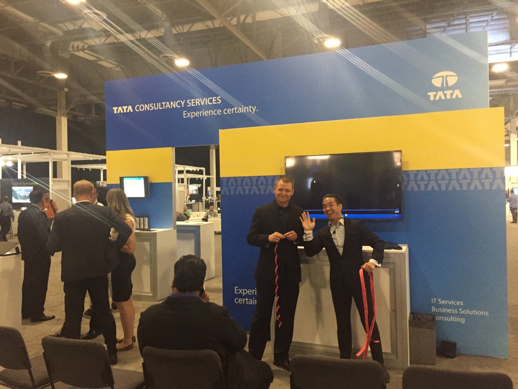 n_chellappan's tweet photo. #HPEDiscover Platinum sponsor TCS with clients https://t.co/aOxOXDtLGy