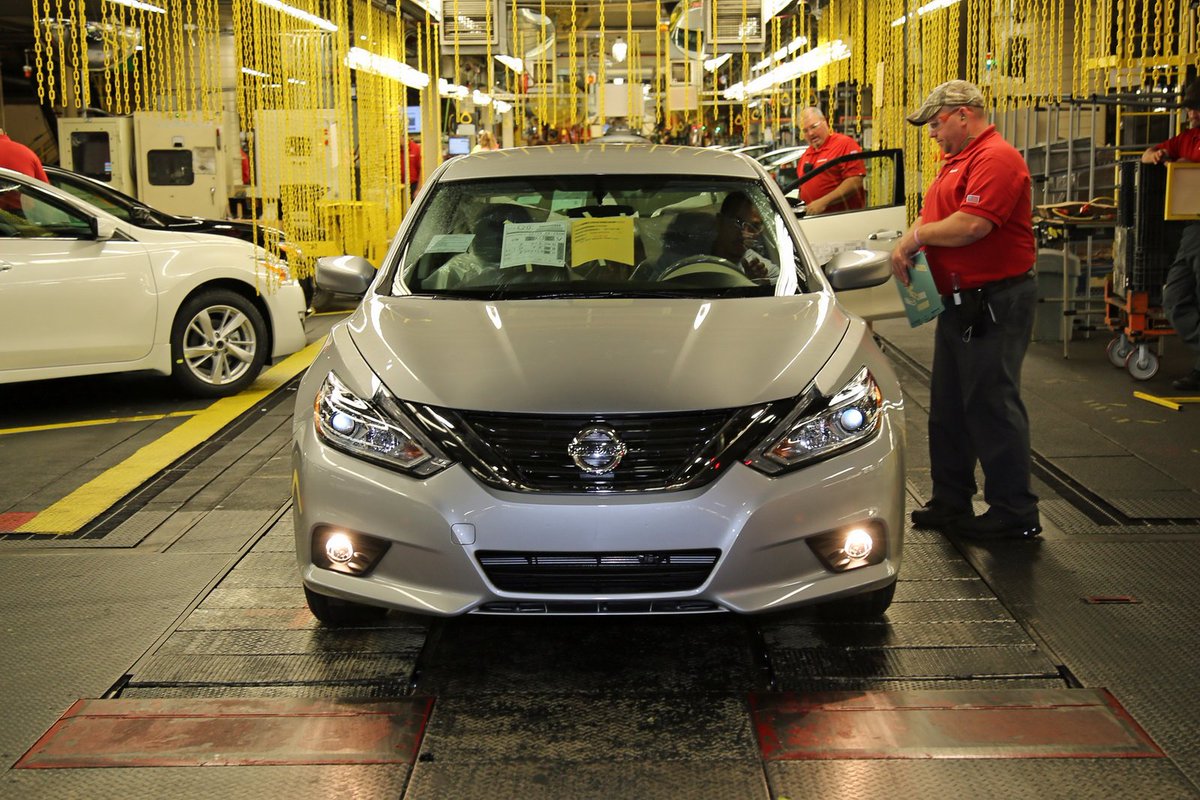 AutosDrvAmerica's tweet photo. .@NissanUSA produced more than 200,000 #Altimas at its #TN plant. (CC @SenBobCorker) https://t.co/RGoZE1bkNQ