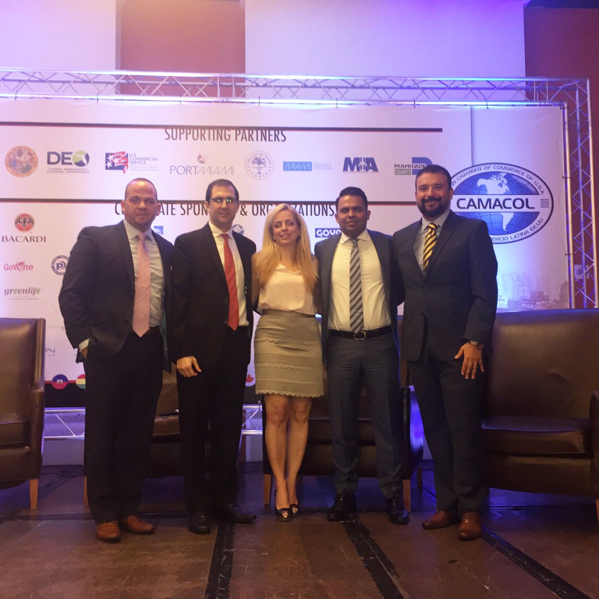 Día 2: Segmento de Finanzas, Moderado por <a href="/ValenzuelaMayer/">Damian Valenzuela Mayer</a> CEO de <a href="/LAInvest/">Latin America Invest</a> "Inversiones y Finanzas en USA" #38congresohemisferico