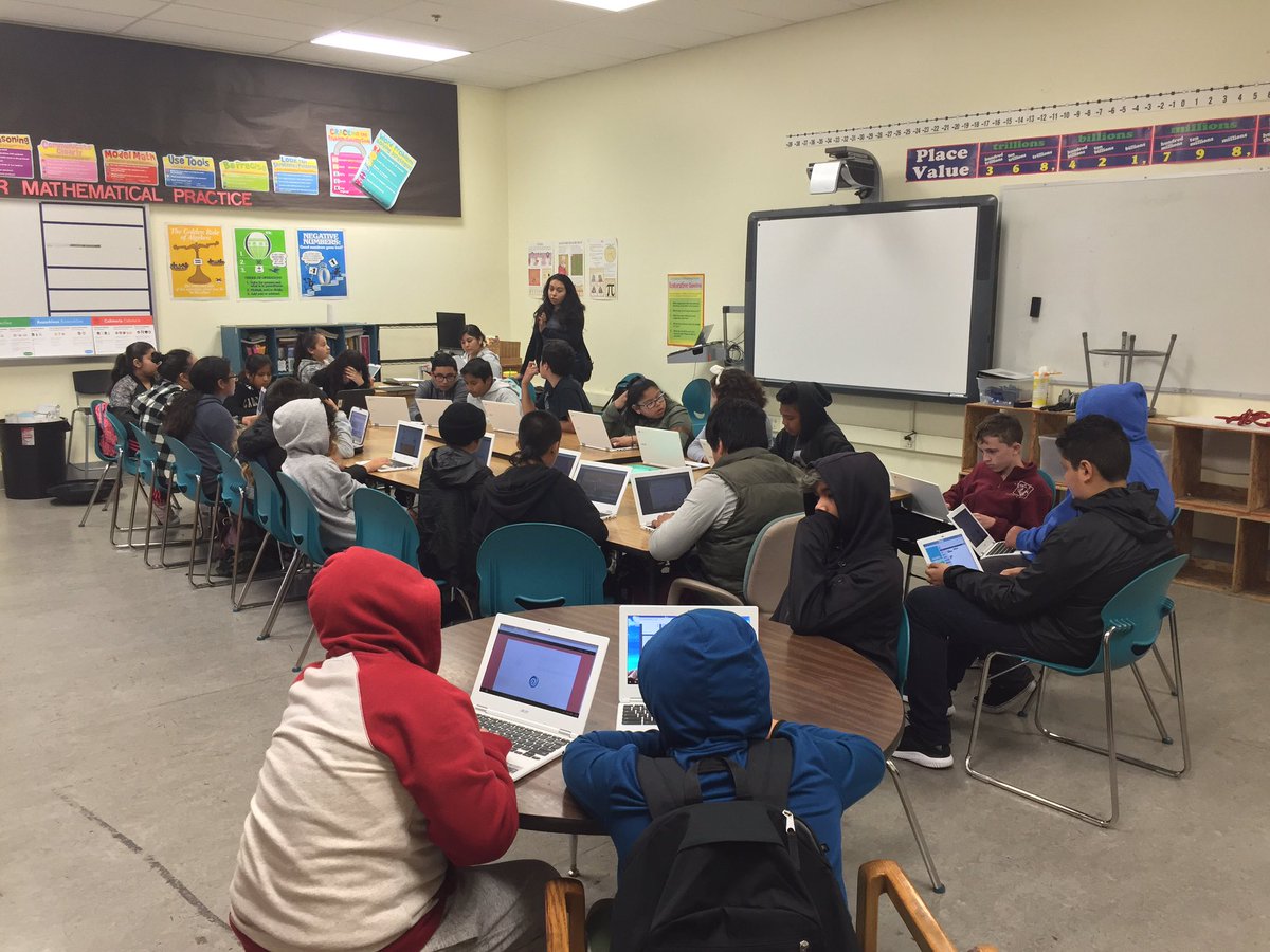 leonardoysosa's tweet photo. .@devMission_ seniors instructors teaching coding this summer for @JamestownSF #coding #HourofCode #codeorg #lineofcode #middlescholerscode https://t.co/NVtCOT5oFh