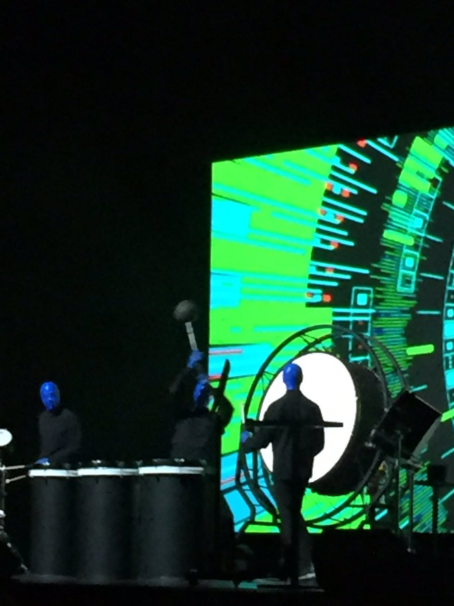 tammyforce's tweet photo. #universalIPW blue man group performance https://t.co/rO3tk36d1P