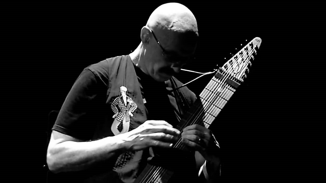 Happy birthday to Tony Levin, who is 71 today! 