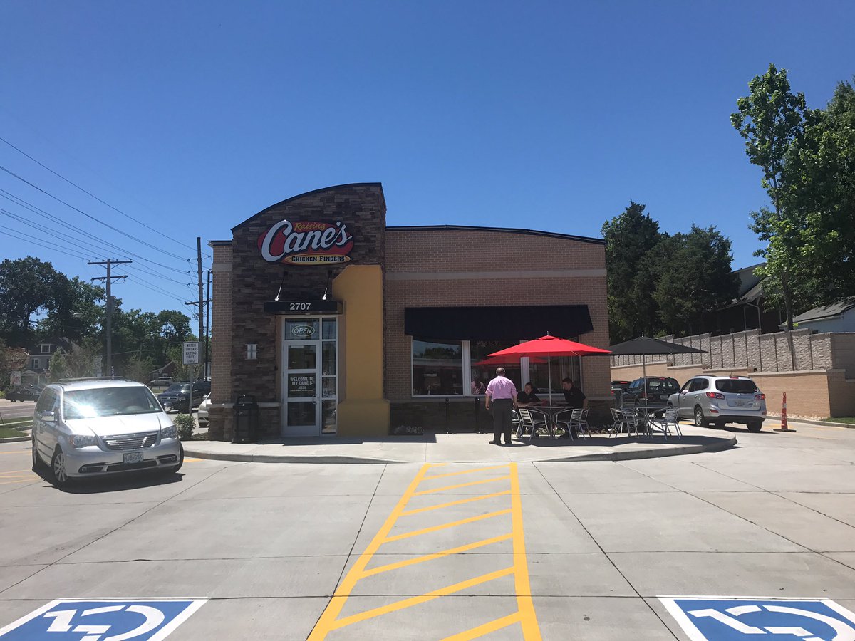 seeninmaplewood's tweet photo. Opening day. @Raising_Canes #mplwd https://t.co/fTRKfBuvip
