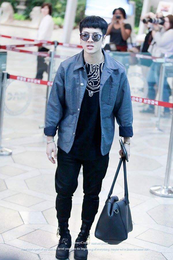 jackson wang airport fashion