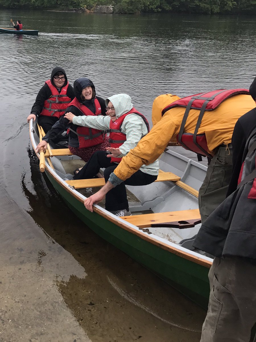 MsGordon_SC's tweet photo. It was a little wet, but @MrsAveryBMS and I would do anything for our favorite @PEPBMS  students! So proud of their work building a boat! https://t.co/RVaAI8gQTi