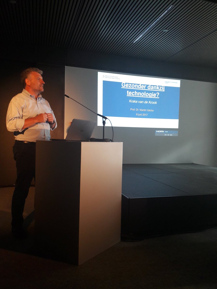 Prof. Martin Valcke bijt de spits af op onze kraks rond gezondheid en technologie! #krookkraks <a href="/ResearchUGent/">Ghent University Research</a> <a href="/imec_mict_UGent/">imec-mict-UGent</a>