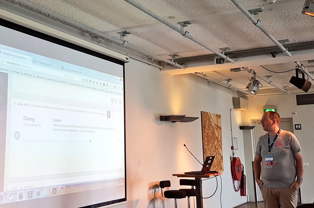 Top moment at the #Amsterdam #graphday. <a href="/tomgeudens/">Tom Geudens</a> closing out the #neo4j training with some #covfefe. No kidding.