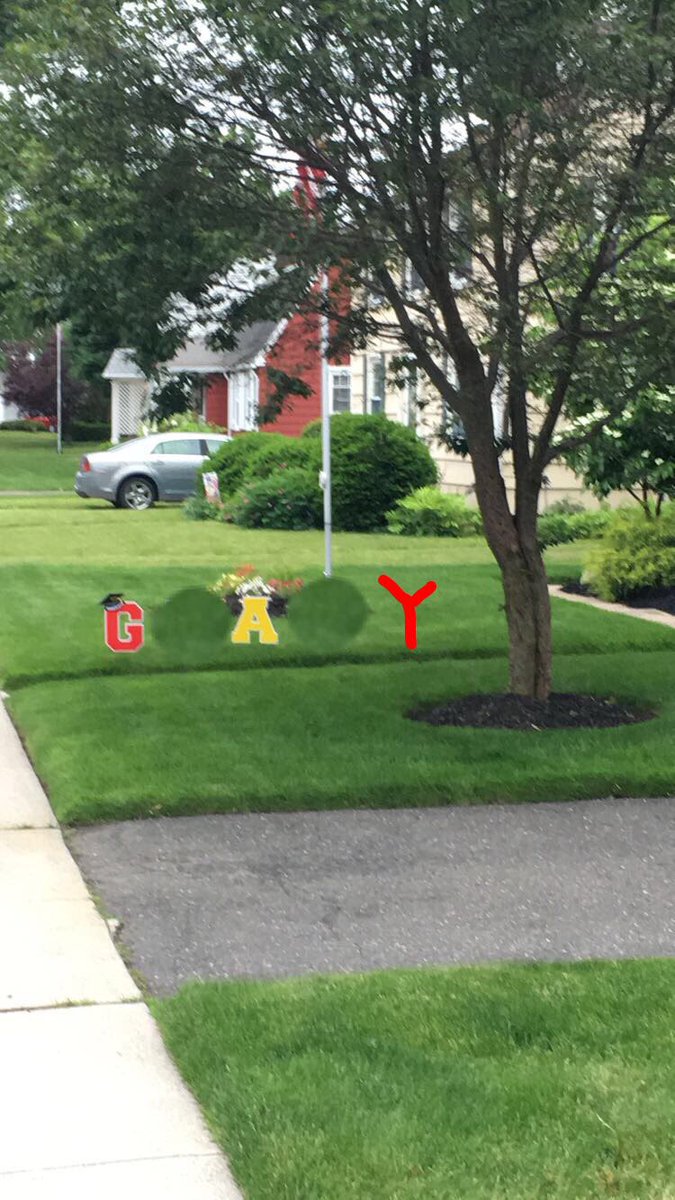 BoiMuch's tweet image. Snapchat Vandalism. Try it sometime