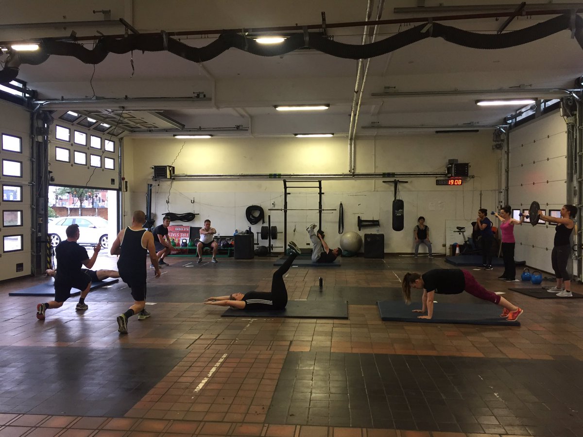 StrFasFit's tweet photo. Another great turn out at FireFit last night 🔥💪🏻 very happy to see so many people taking part 💪🏻 @ActiveSlough @SloughFS https://t.co/wDXYosU93F