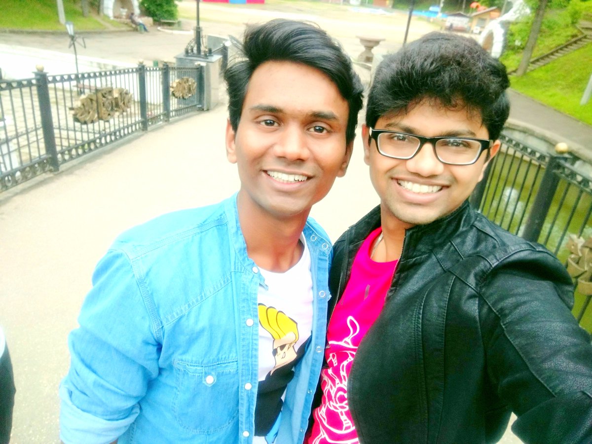 dipakpawar137's tweet photo. he is funny n amusing ..#friends #photoshoot2017summer😎😎 https://t.co/Jh1IbPnqVD