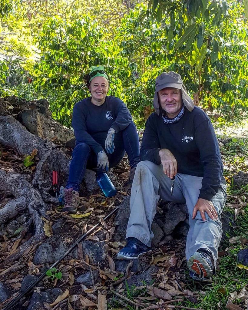 HalaTreeCoffee's tweet photo. All smiles while taking a break from clipping our coffee tree's #farmlife #familyowned #simple #lifeisgood #roaste… https://t.co/4UmjOfb9cC https://t.co/YTdvkIK21u