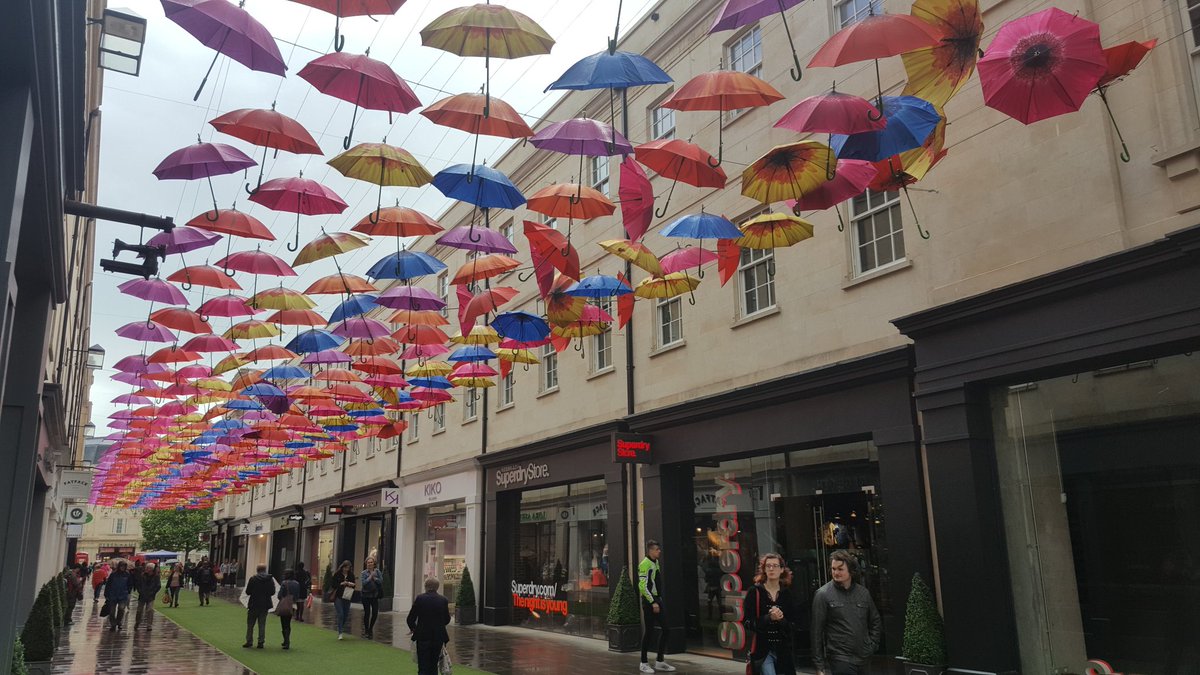 geometrypr's tweet image. In this weather the umbrellas not only serve a purpose but also sound great as the rain hits them.