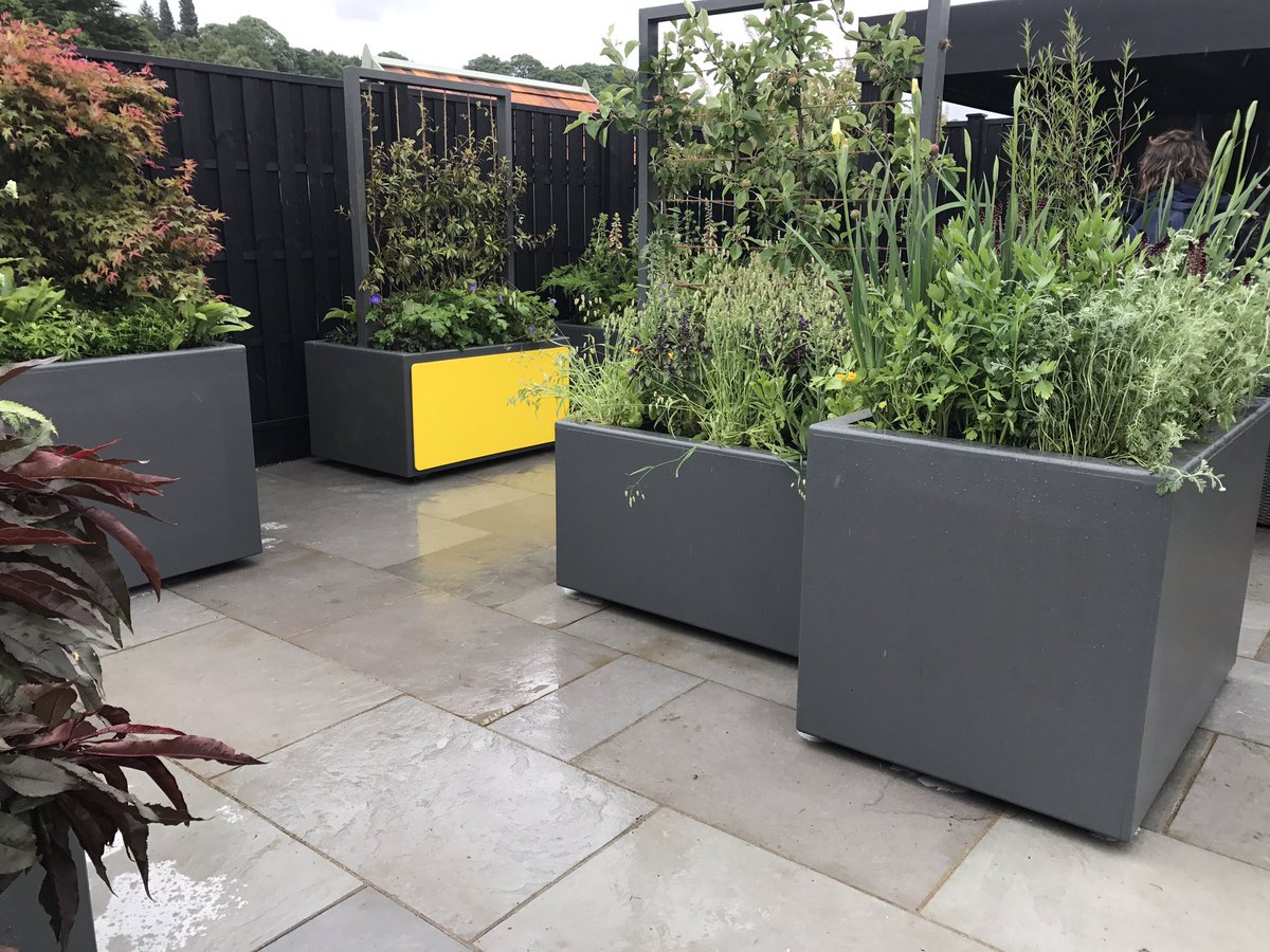 DigbyStone's tweet photo. We managed to visit @VergetteGardens at the #Moveablefeast garden before rain stopped play at #RHSChatsworth today! https://t.co/xYhLbO732n