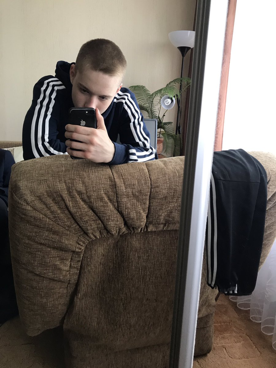 RiStarZzz's tweet photo. Минус экзамены 😎🤓 https://t.co/AO9Zf7iBus