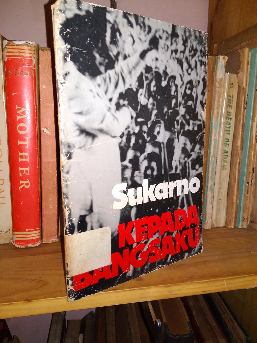 WarungSejarahRI's tweet photo. Buku Lawas> Sukarno Kepada Bangsaku. Tahun 1989. 56 Hal. Harga 85.000/75.000. Minat?

#HarlahBungKarno https://t.co/RlMQ6gcwN6