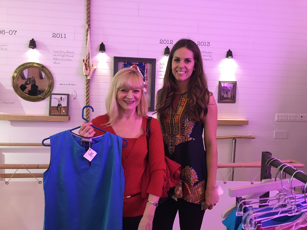 Karynne_Summars's tweet photo. Trunk show reception for @littlestonesdoc. I bought this cute dress by @JudithandJames. A stylish piece and supporting great cause. #winwin https://t.co/0nUXUaUDEz