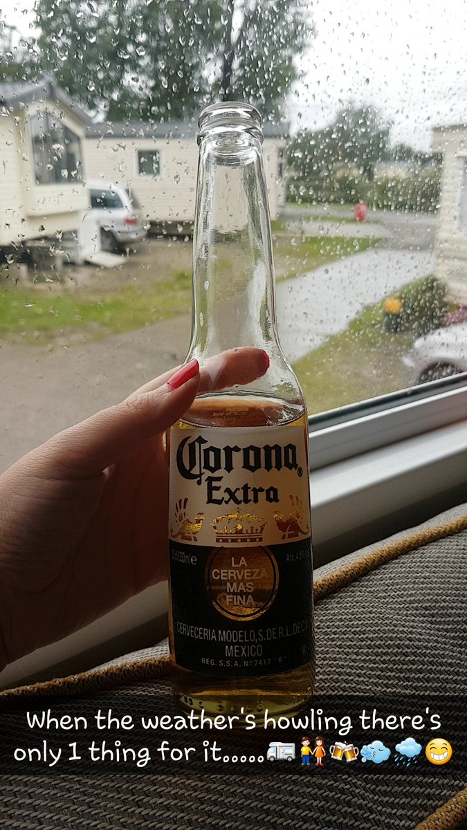 Miss_Lewis's tweet photo. Tipsy Tuesday with @stu4rt87 at the caravanette ๐๐ซ๐๐ป๐ถ๐ต๐ฌ๐ง๐๐ #TipsyTuesday #weathershowling #nothingelseforit https://t.co/sSo6P9Fnbr