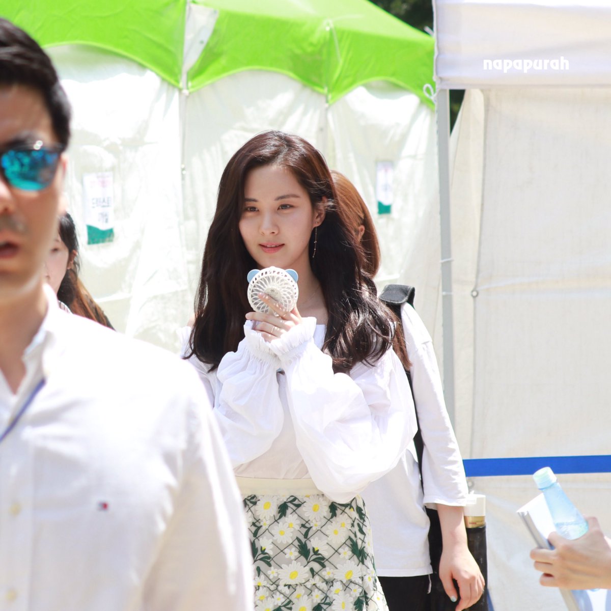  [PIC][03-06-2017]SeoHyun tham dự sự kiện “City Forestival - Maeil Duyou 'Confidence Diary'” vào chiều nay - Page 3 DBpEXsbUMAAkWTw