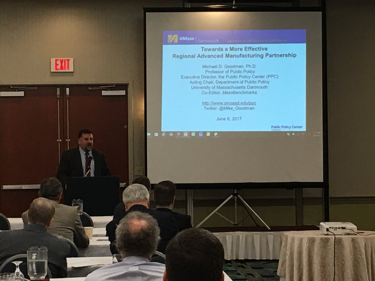 CommCorp_MA's tweet photo. Michael Goodman, ED of Public Policy Center at @UMassD on biz briefing panel: insights about competitive forces driving mfg workforce #SMAMC https://t.co/ZdyCnmpdE6
