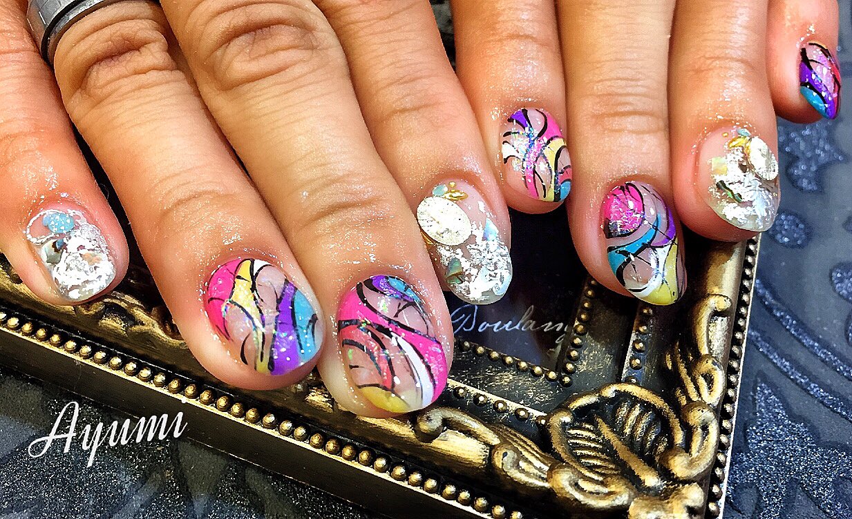 ট ইট র Nailsalon Clear ショートネイル 個性派カラフルで可愛い Nail Nailsalonclear ネイル ネイルデザイン ジェルネイル Ayumi ジェルアート 派手ネイル ショートネイル ニュアンスネイル 夏ネイル カラフルネイル 個性派ネイル