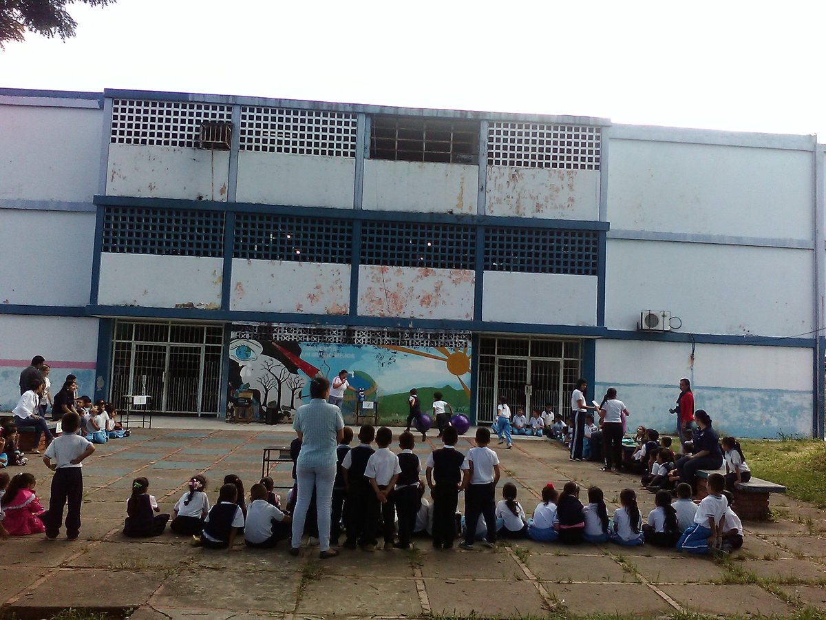 RPAAndresBello's tweet photo. Gran desafío escolar UEE Andrés Bello https://t.co/RpOSHF6Keo