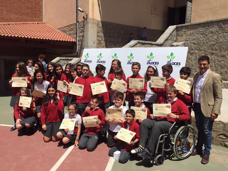 ElDioce's tweet photo. Emotivo acto de #graduación de los alumnos de 6º EP @SomosDioce esta mañana
@Ampadioce https://t.co/t3KAdw75we