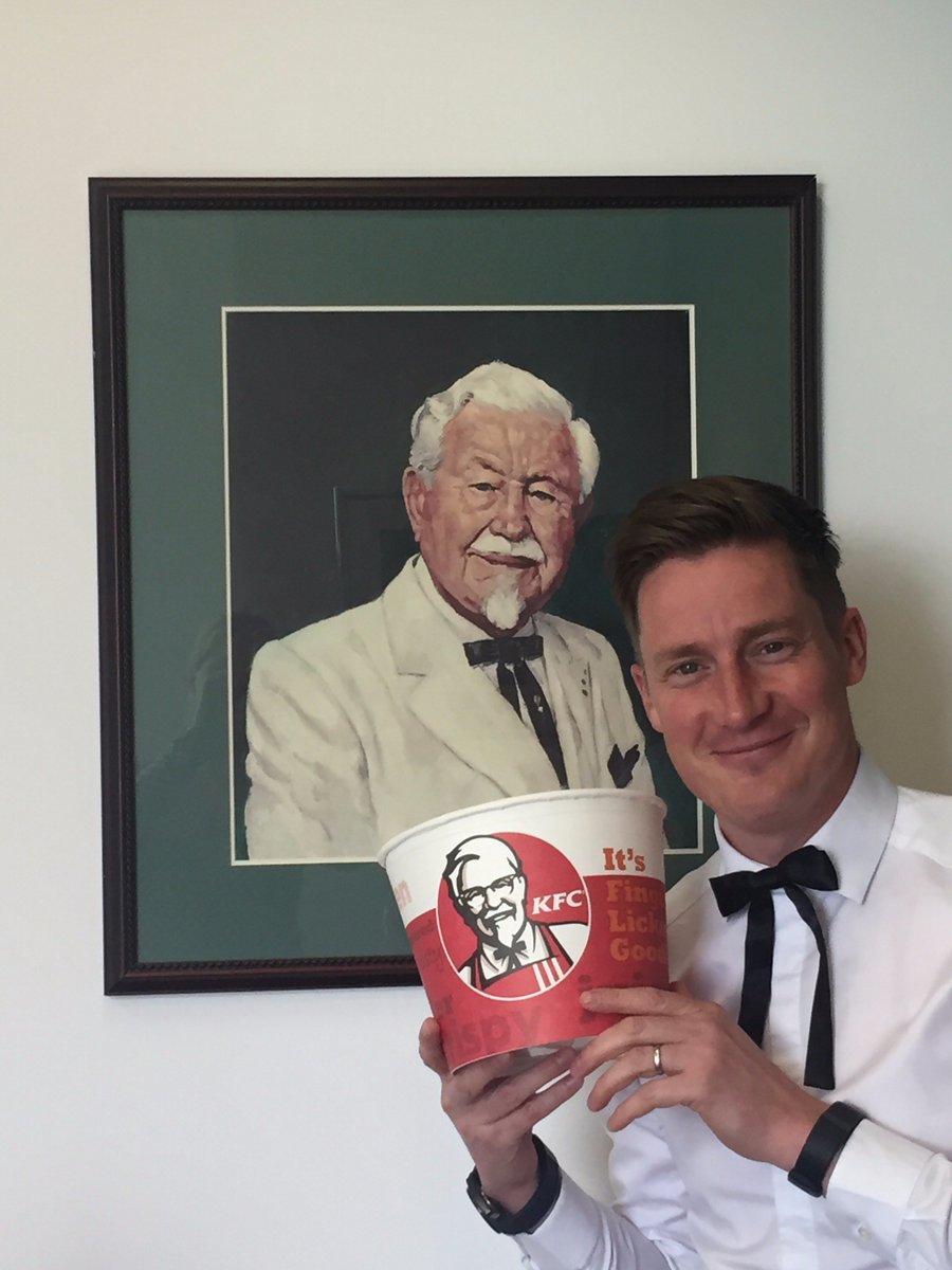 bolseragency's tweet photo. Living the brand! #KFC @domhowe @Ashleybolser 🍗🍗🍗 https://t.co/eyu8pnJgcr