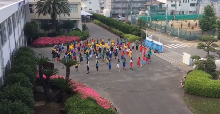 Cheer_trmn43's tweet photo. 明日昼休み校庭でチアのステージがあります🌈🌈
3年生は最後、1年生は初めてのステージになります！

みなさんぜひ見にきてください👀💓
盛り上げてくれると嬉しい🙈❤️ https://t.co/UXpxoKTBnx
