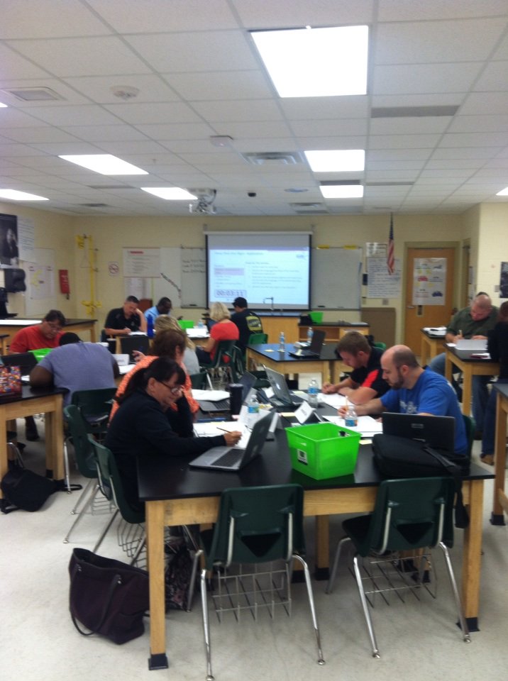 juliadmathgal's tweet photo. Algebra 1 teachers digging deep into rigor. #lakeSA17 https://t.co/Zo4P4nfBNz