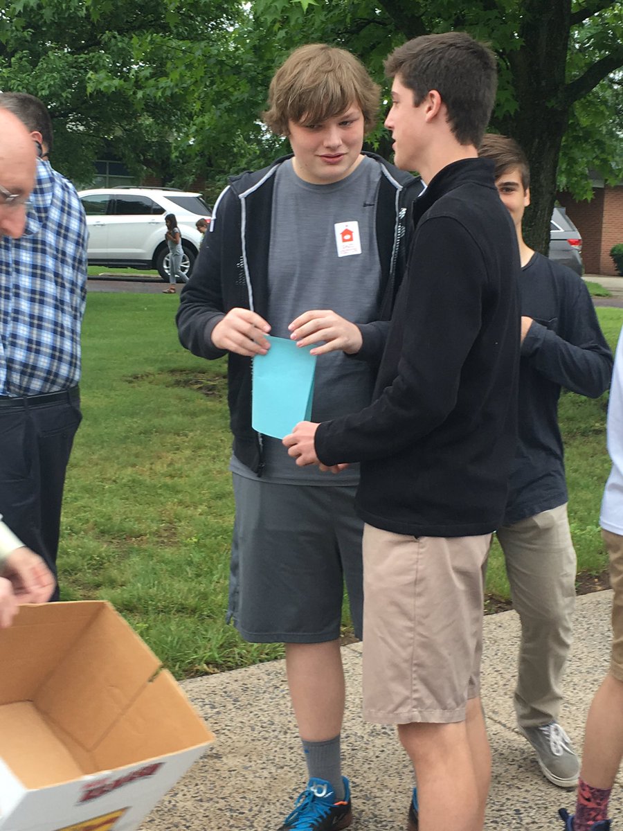 SASD_EMC's tweet photo. EMC First Graders &amp; the High School partnered to create Little Free Libraries! 4 Little Free Libraries in Souderton! We love reading! https://t.co/wj3wwY6CCV